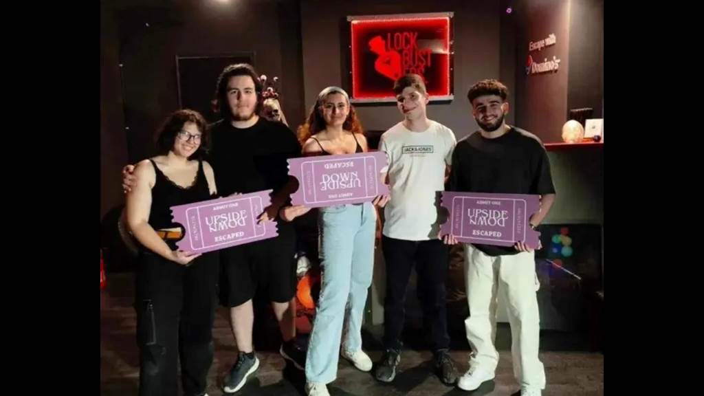 Upside Down Μαϊ-2024