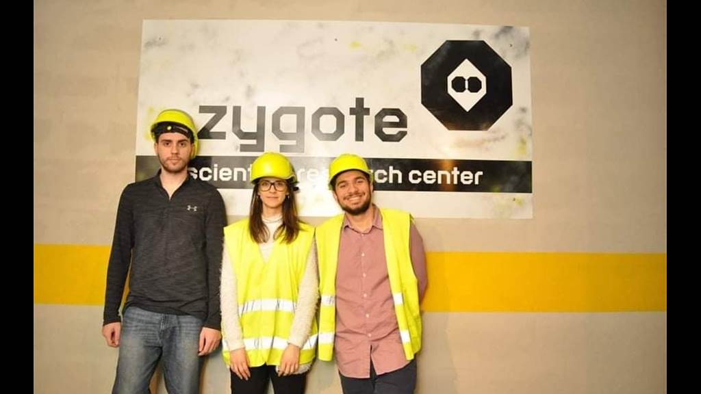 Room 001: Zygote (Zάιγκοτ) team photo