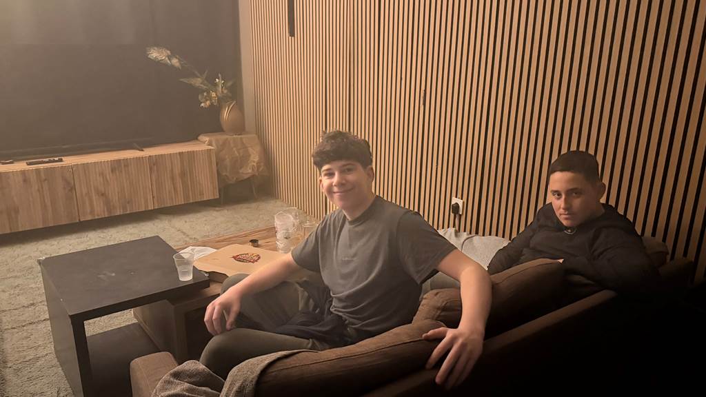 Friday Night Chill Απρ-2026