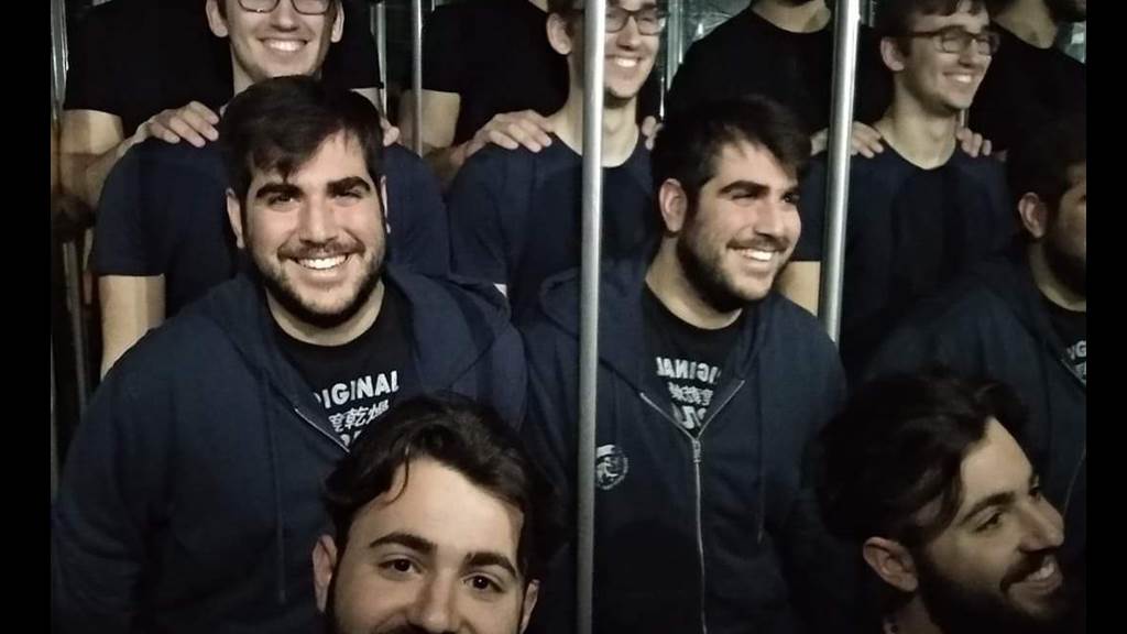 ΜΕΣΑ ΑΠΟ ΤΟΝ ΚΑΘΡΕΦΤΗ Απρ-2019