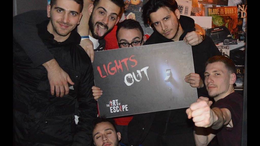 Lights out Μαρ-2020