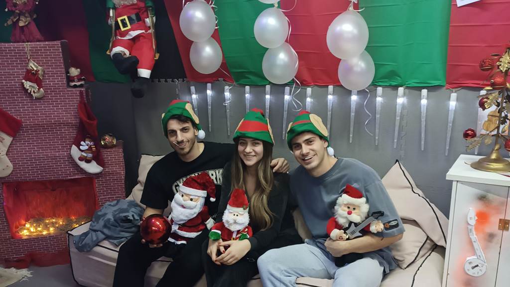 SAVING  CHRISTMAS team photo