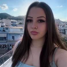 Νινα Γιουμπακη