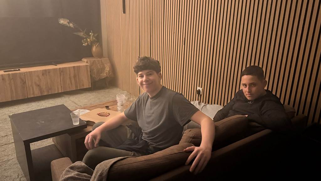 Friday Night Chill Απρ-2026