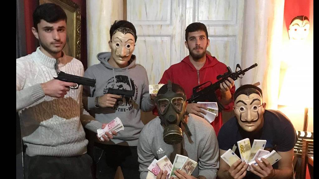LA CASA Φεβ-2020