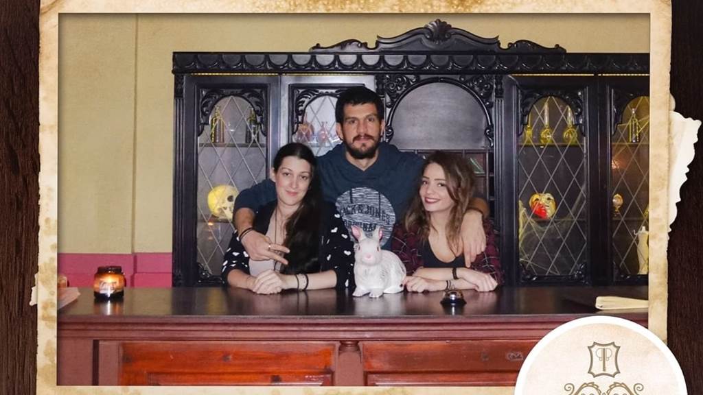 Looking Glass Νοε-2018