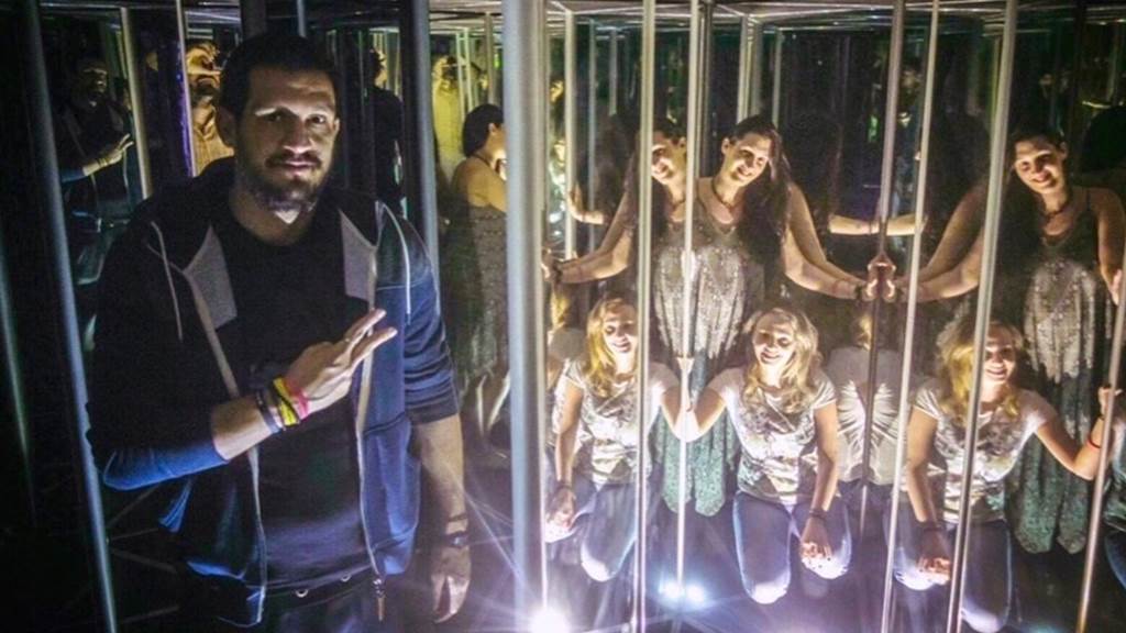 ΜΕΣΑ ΑΠΟ ΤΟΝ ΚΑΘΡΕΦΤΗ Ιουν-2018