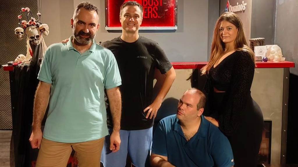 Escape the Car - Scream team photo